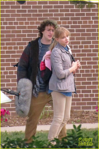 Illustration for article titled Hit Girl's growing up so fast in these new Kick-Ass 2 set pics